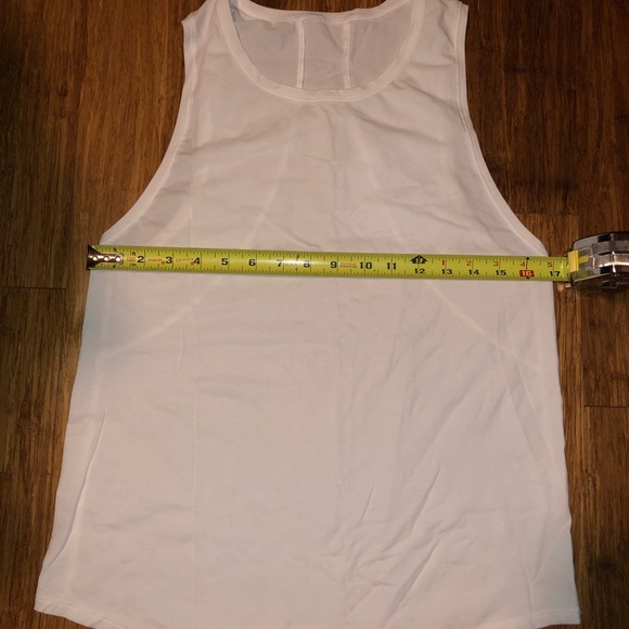 Lululemon ‘muscle’ tank - Picture 8 of 10